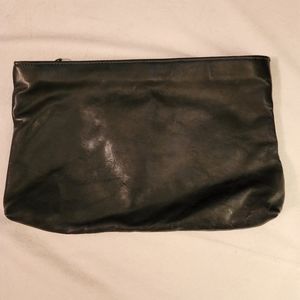 Black clutch